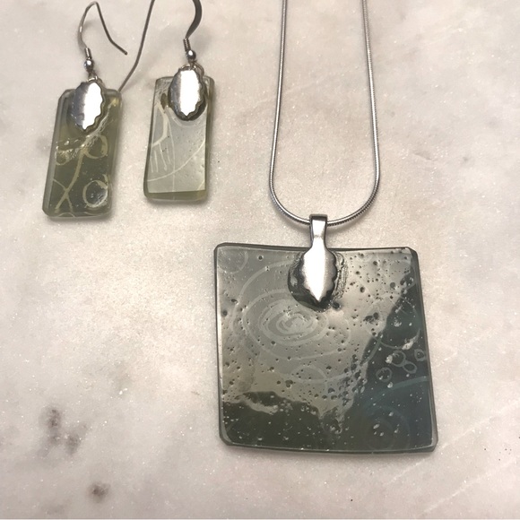 Silver and glass geometric print necklace and earring set - Picture 11 of 12